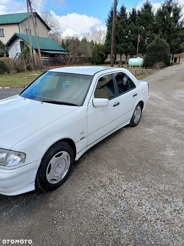 Mercedes-Benz Klasa C 220 D Classic - 2