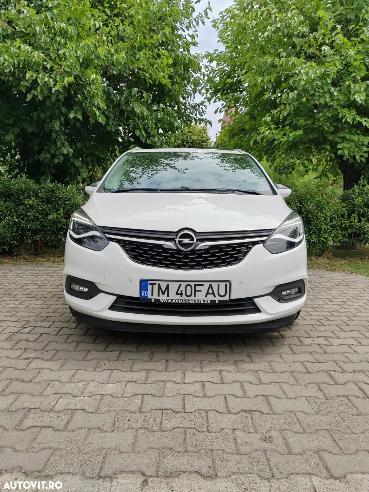 Opel Zafira - 1