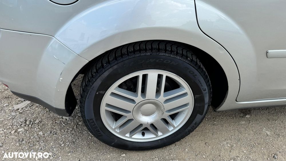 Ford Focus 2.0 TDCi Ghia - 17