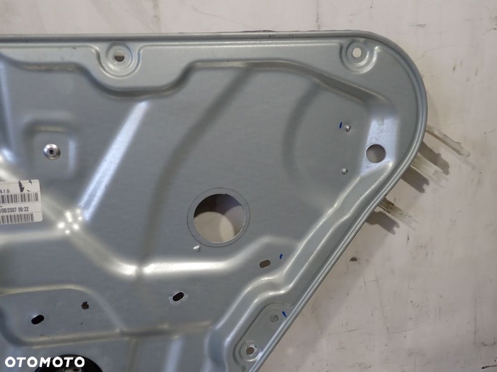 PODNOŚNIK SZYB PRAWY TYŁ KIA CEED - 4