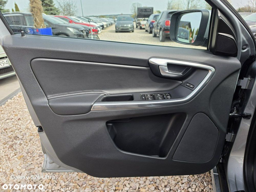 Volvo XC 60 D4 Momentum - 27