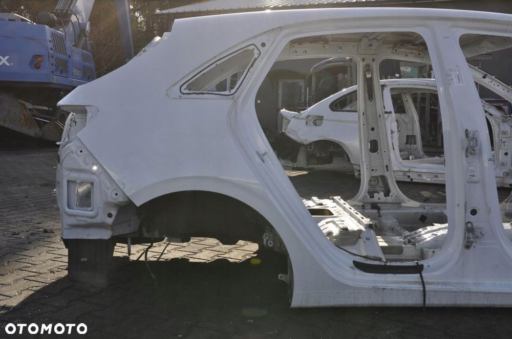 KIA CEED III 5D HB BŁOTNIK TYLNY PRAWY ĆWIARTKA - 1