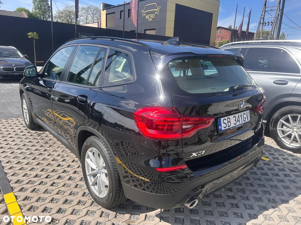 BMW X3 xDrive20d Advantage - 9