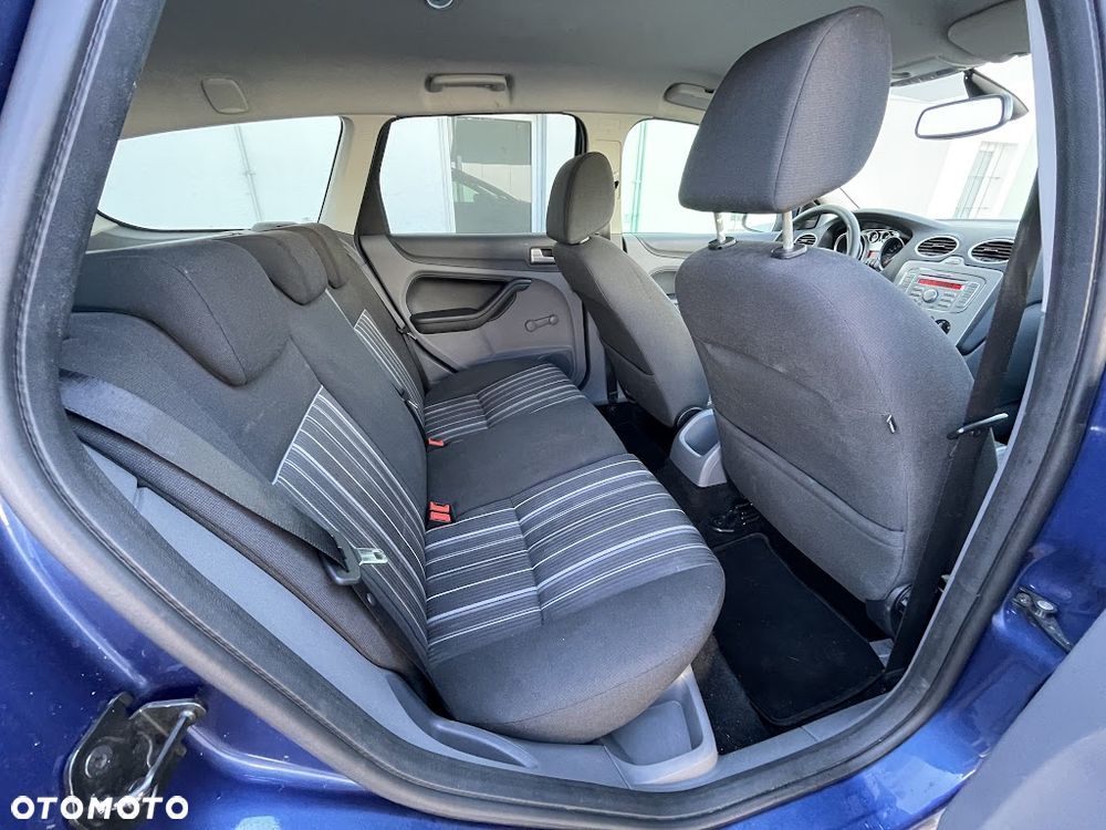 Ford Focus 1.6 16V Style+ - 15