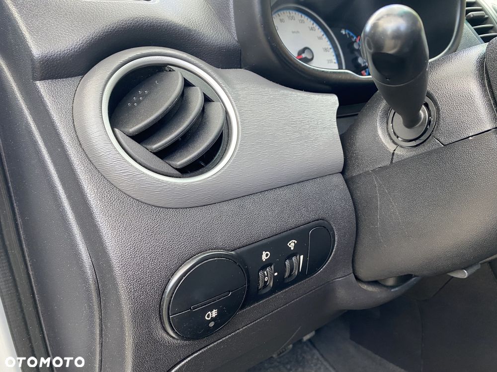 Hyundai i10 1.1 Edition 20 - 20