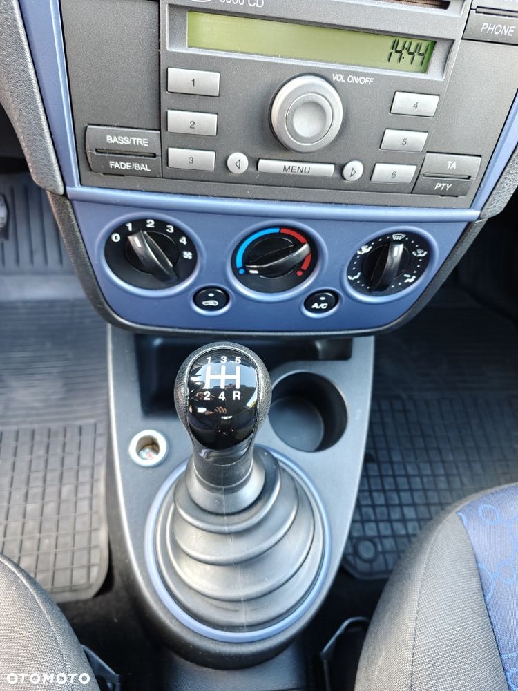 Ford Fiesta 2008 photo 4