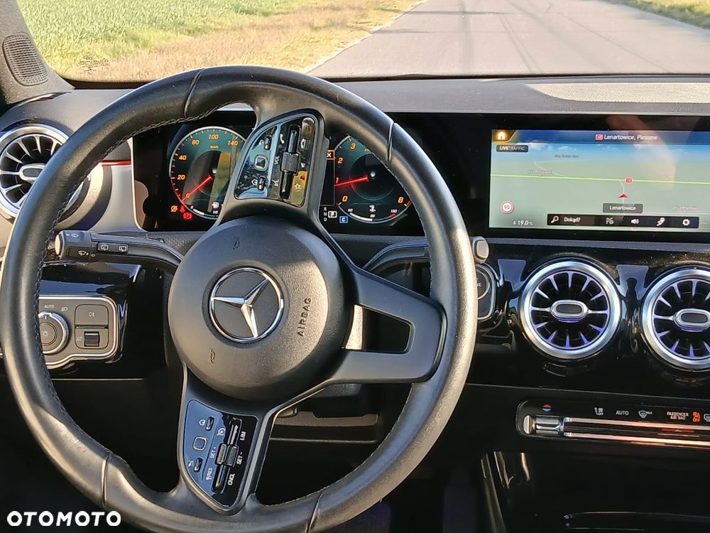 Mercedes-Benz Klasa A 200 7G-DCT - 11