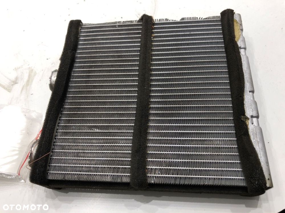 NAGRZEWNICA  RENAULT LAGUNA III Grandtour (KT0/1) 2007 - 2015 2.0 dCi (KT07, KT0J, KT14, KT1A, KT1S) - 3