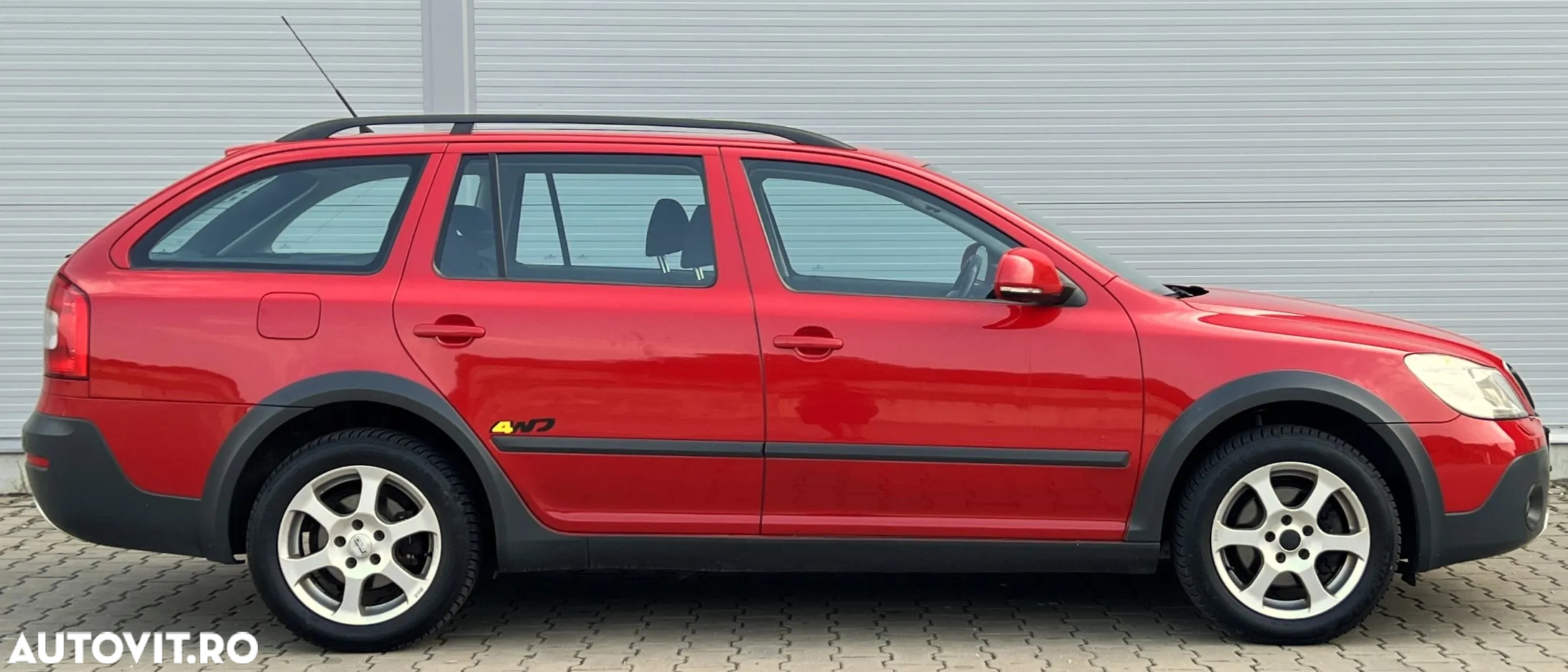 Skoda Octavia Combi 2.0 TDI DPF 4x4 Scout - 3