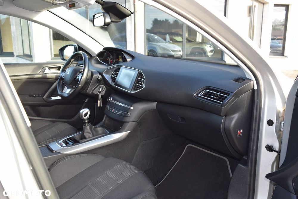 Peugeot 308 BlueHDi FAP 150 Stop & Start Allure - 21