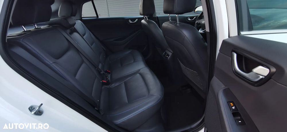 Hyundai IONIQ 1.6 GDI Premium - 13