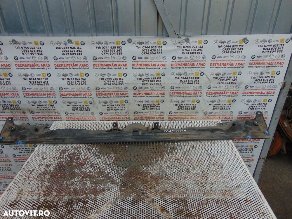 Capac parbriz fata Renault Megane 4 an 2016-2023 cod 668107619r Talisman ornament fata parbriz grila - 2