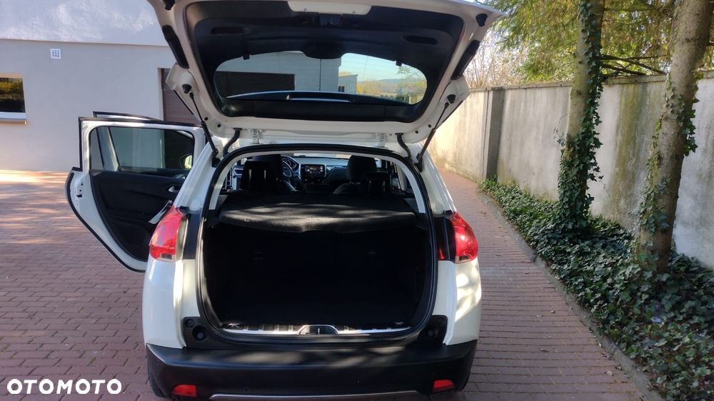 Peugeot 2008 1.2 Pure Tech Allure S&S EAT6 - 8