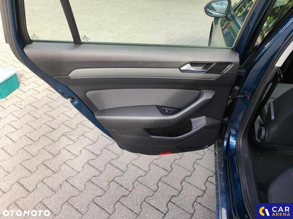 Volkswagen Passat - 27