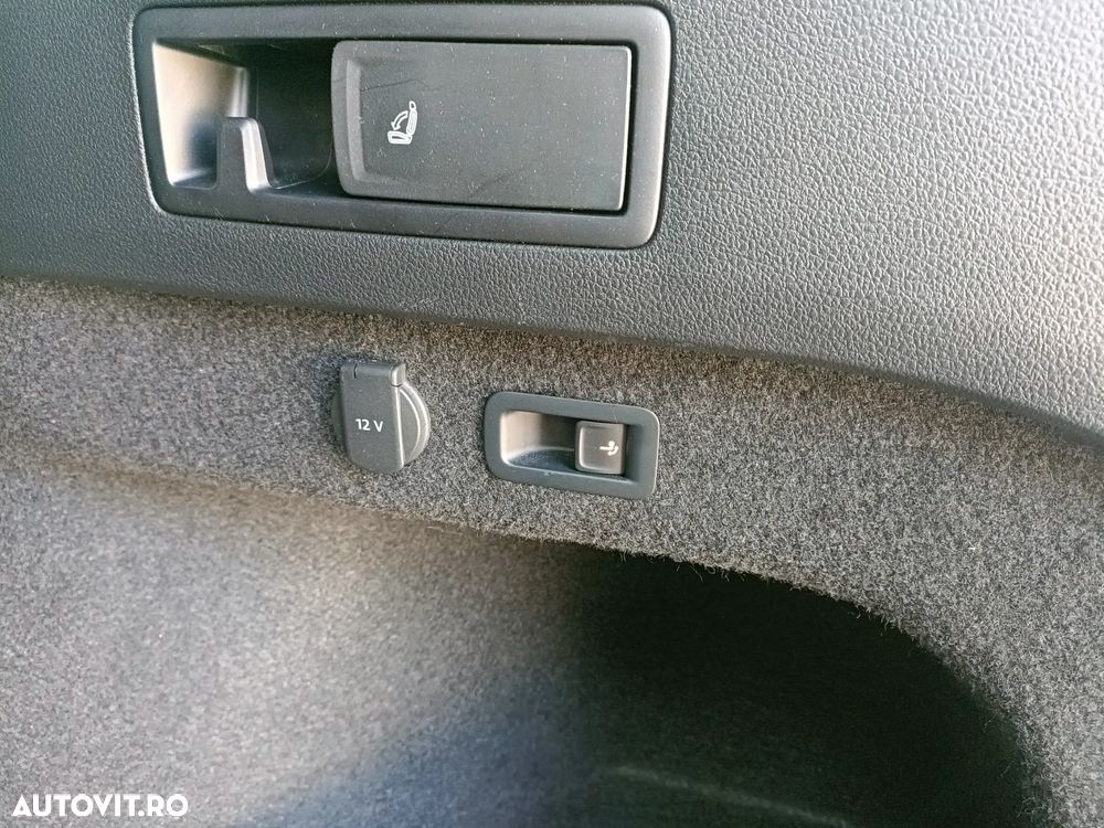 Volkswagen Passat Variant 2.0 TDI 4Mot DSG Highline - 22