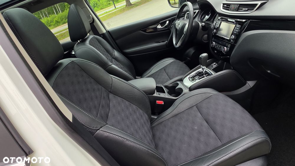 Nissan Qashqai 1.2 DIG-T Xtronic TEKNA+ - 27