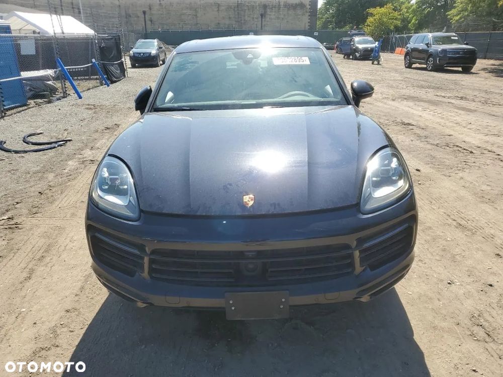 Porsche Cayenne - 2