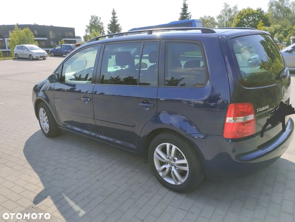 Volkswagen Touran 1.6 Conceptline - 6