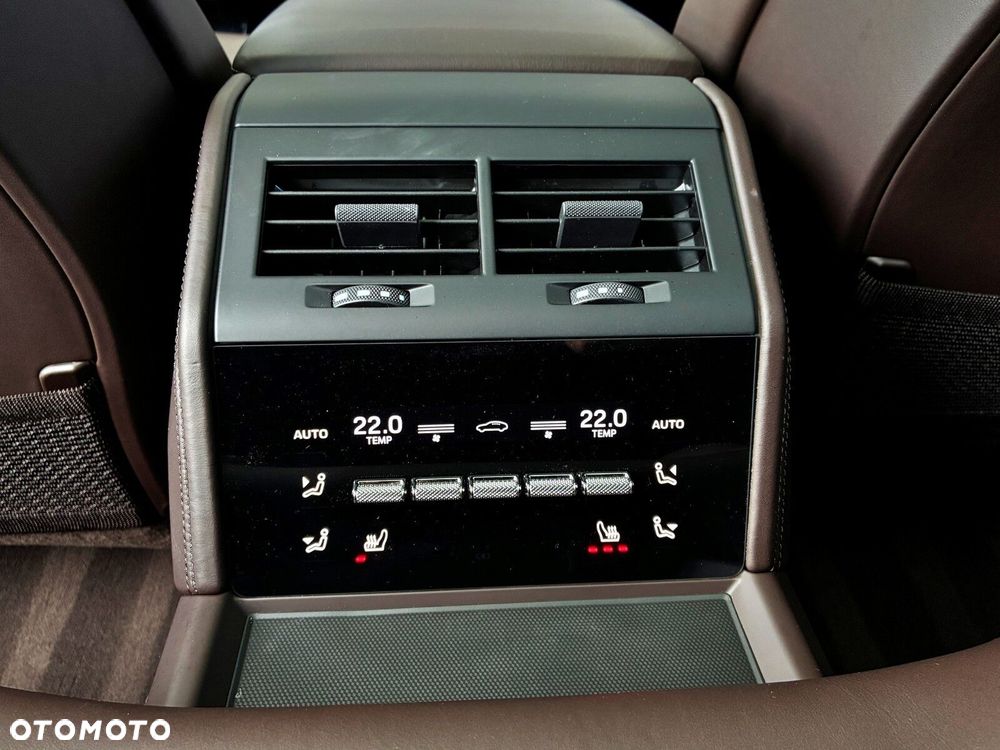 Porsche Panamera - 40