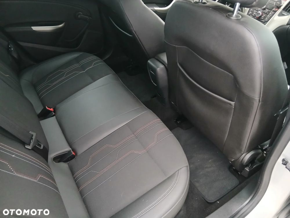 Opel Astra 1.4 Turbo 150 Jahre - 10