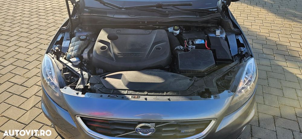Volvo V40 D4 VEA R-Design - 9