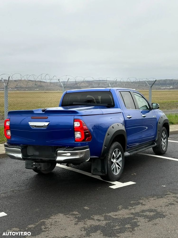 Toyota Hilux 4x4 Double Cab A/T Invincible - 4