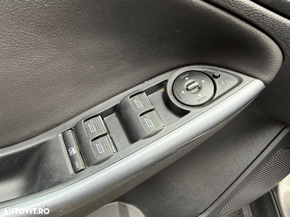 Ford Focus - 11
