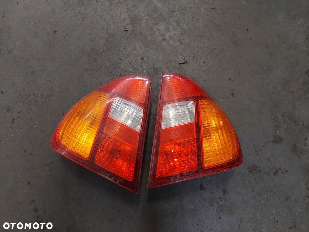 KOMPLETNY TYŁ KLAPA BAGAŻNIKA ZDERZAK TYŁ LAMPY THALIA I LIFT MV632 - 2