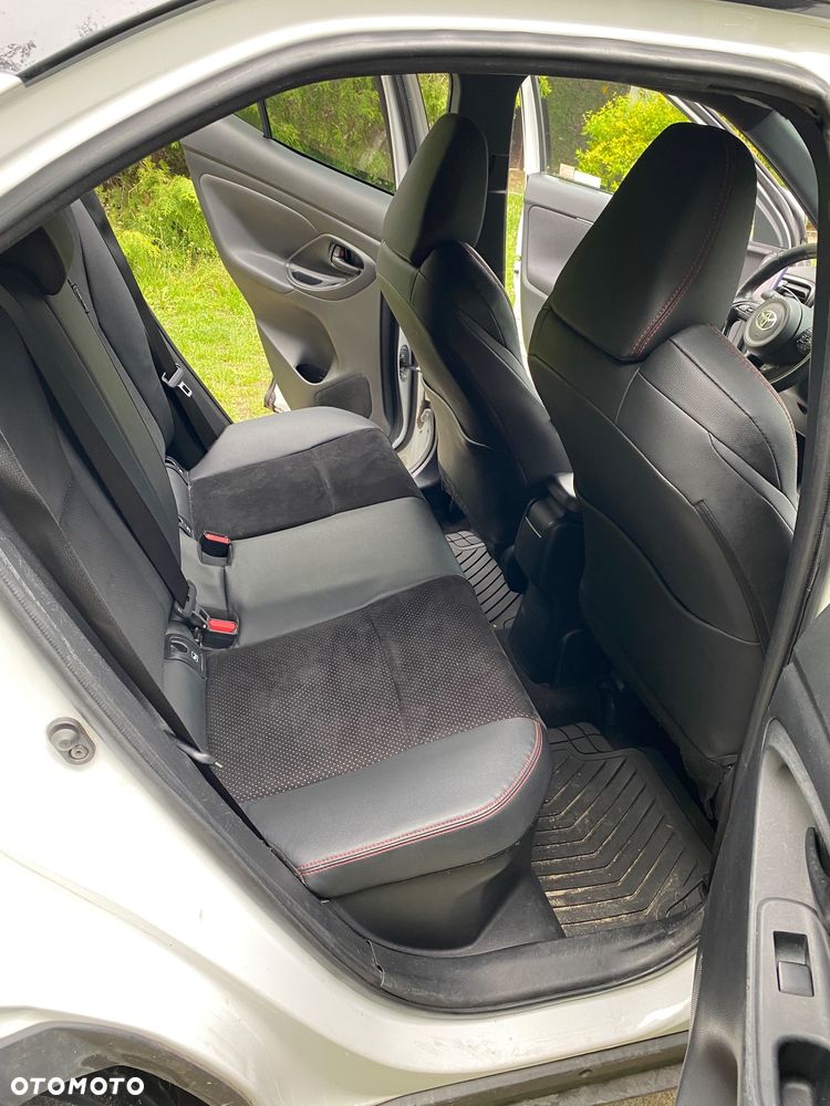 Toyota Yaris 1.5 VVT-i GR SPORT - 15