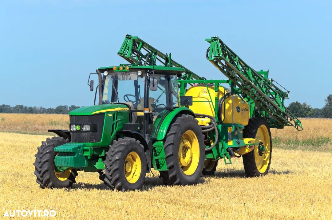 John Deere Sprayer - 1