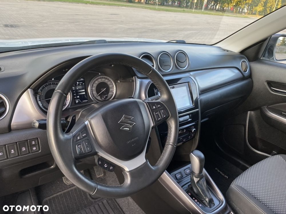 Suzuki Vitara 1.5 Dualjet Hybrid AGS Comfort+ - 11