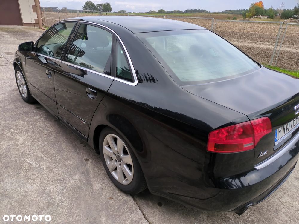 Audi A4 Limousine - 6