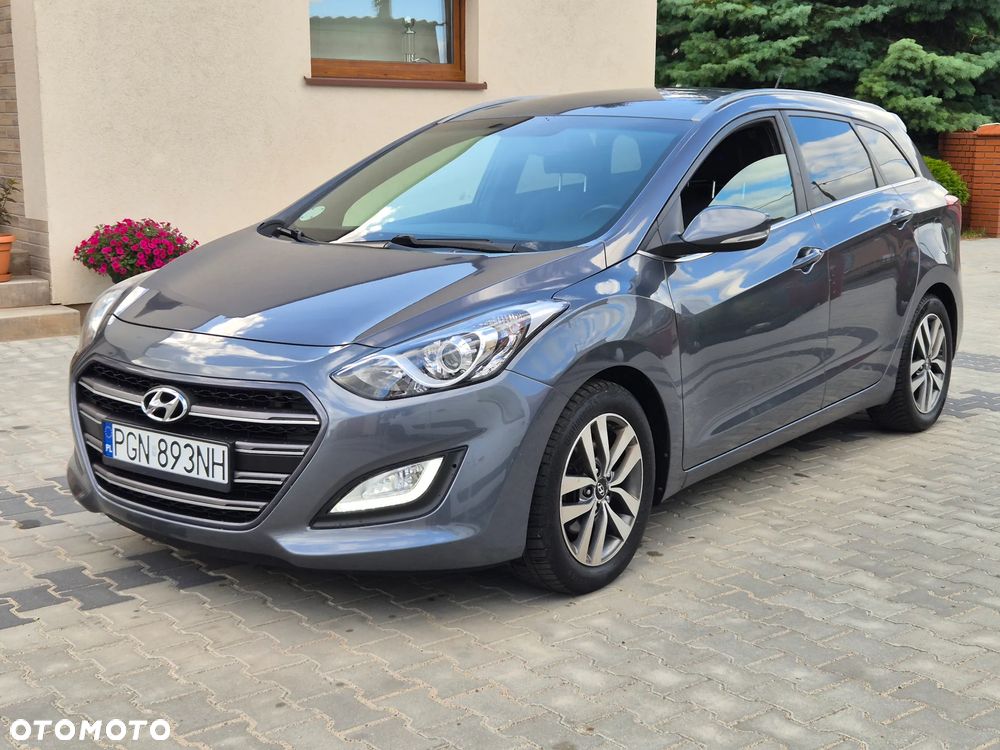 Hyundai i30 i30cw 1.6 CRDi Intro Edition - 16