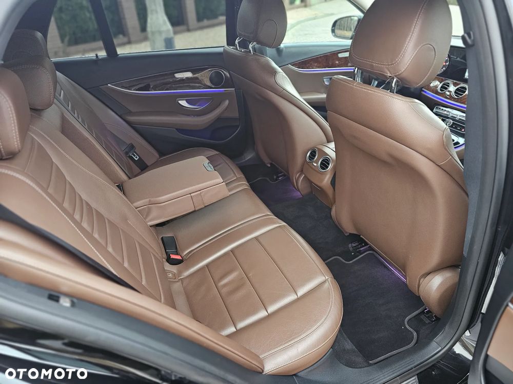 Mercedes-Benz Klasa E 220 d 9G-TRONIC Exclusive - 6