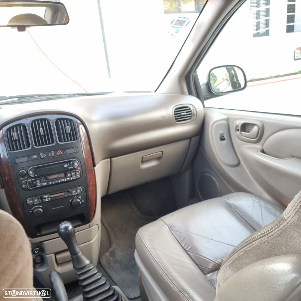 Chrysler Grand Voyager 2.5 CRD LX - 11