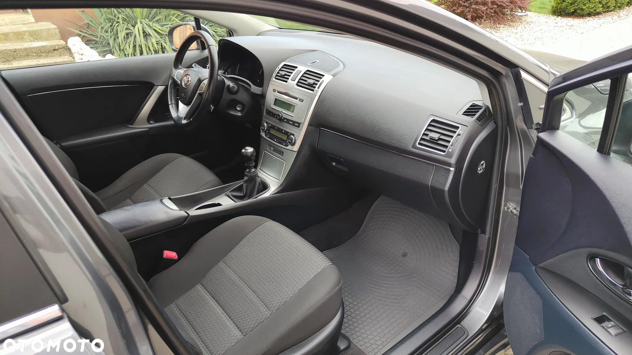 Toyota Avensis 1.8 Premium - 10