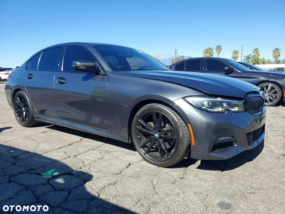 BMW Seria 3 330i M Sport - 1