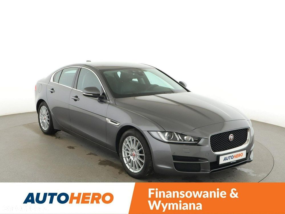 Jaguar XE - 11