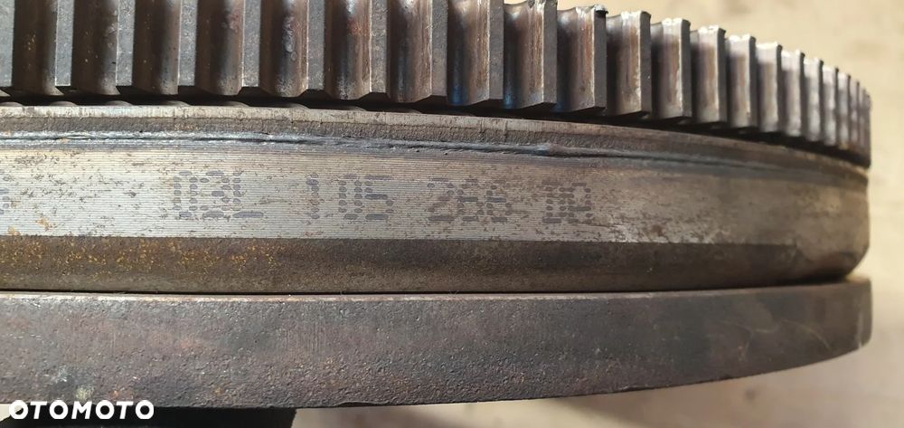 Koło zamachowe VW Caddy III Lift 1.6 TDI 03L105266DA - 5