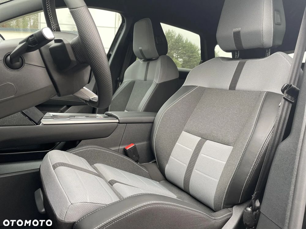 Opel Grandland 1.2 T mHEV GS S&S eDTC6 - 13