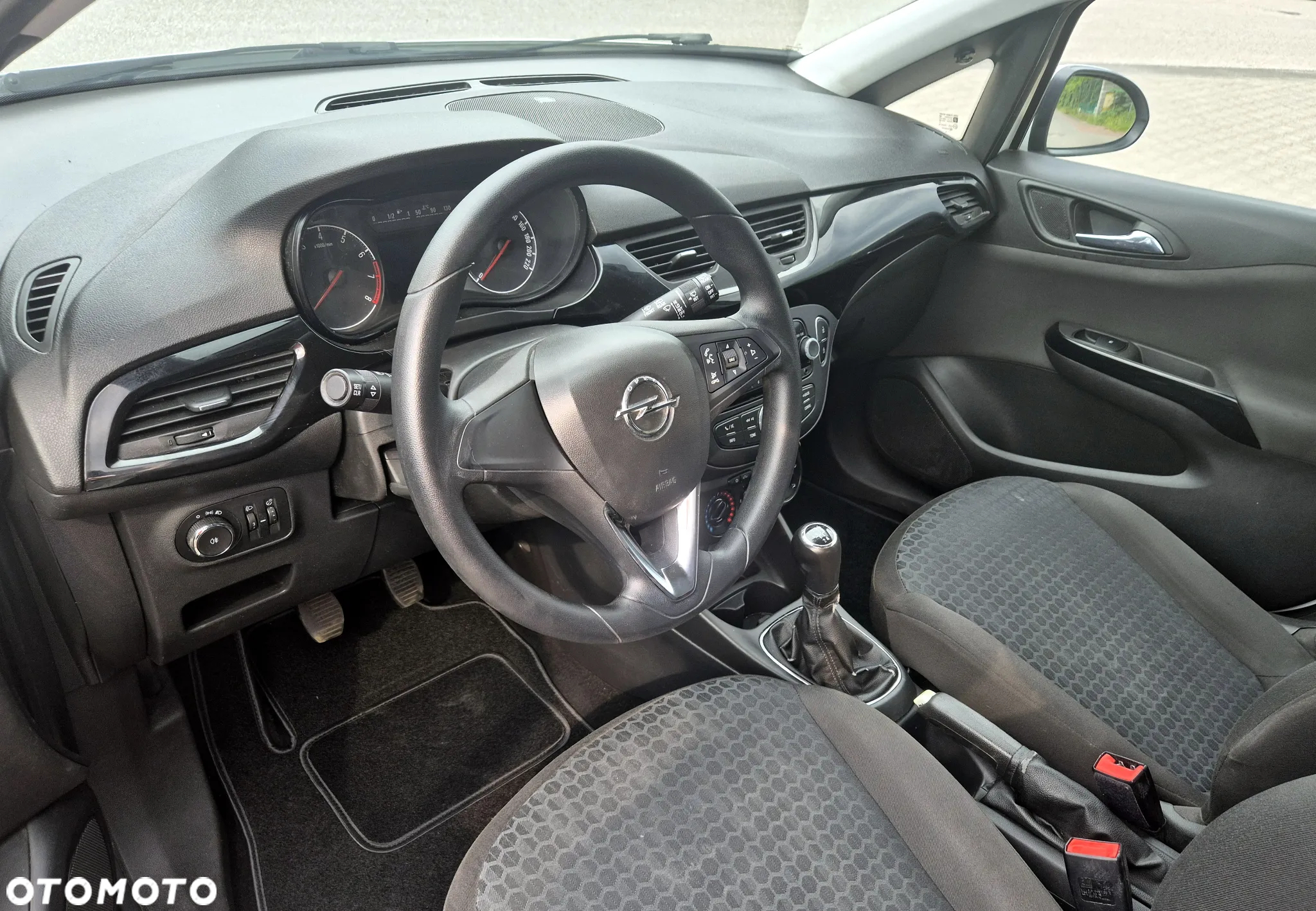 Opel Corsa 1.2 16V Essentia - 9
