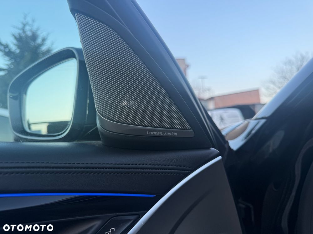 BMW Seria 5 M550i xDrive - 20