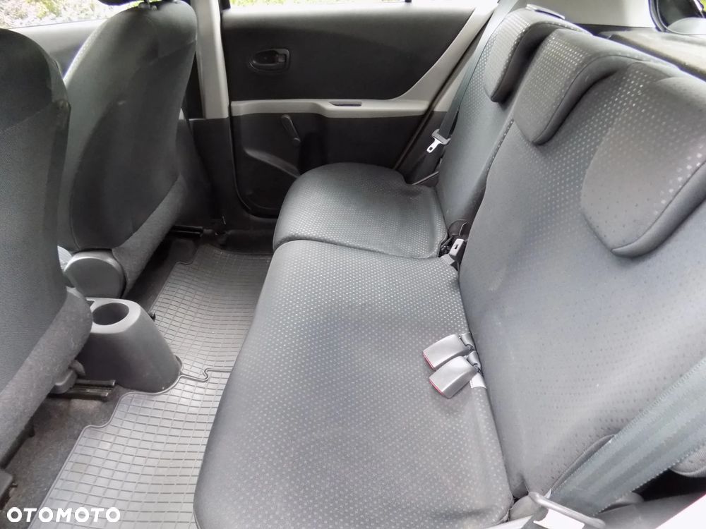 Toyota Yaris 1.33 Sol - 16
