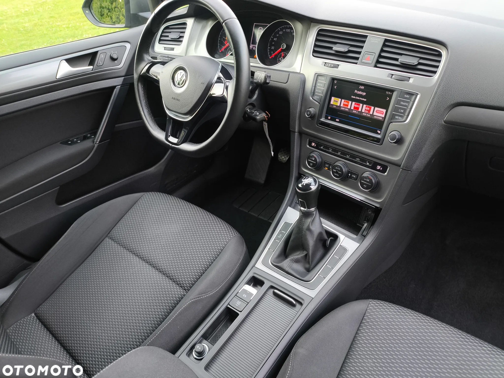 Volkswagen Golf VII 1.6 TDI BMT Trendline - 19