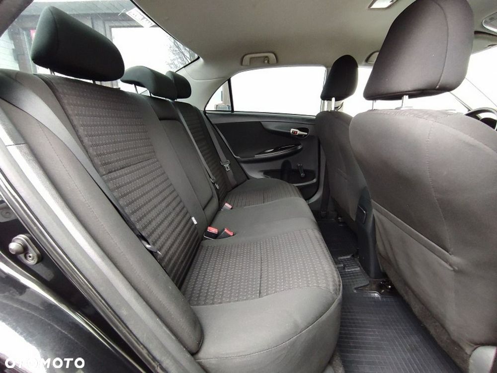 Toyota Corolla - 14