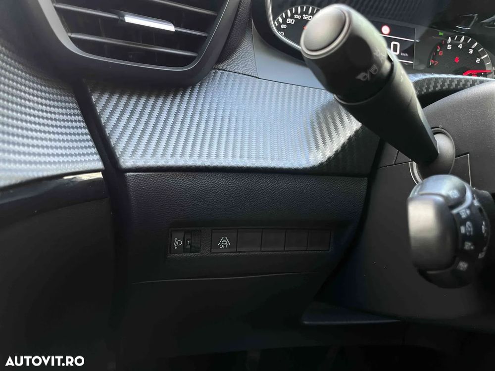 Peugeot 208 - 9