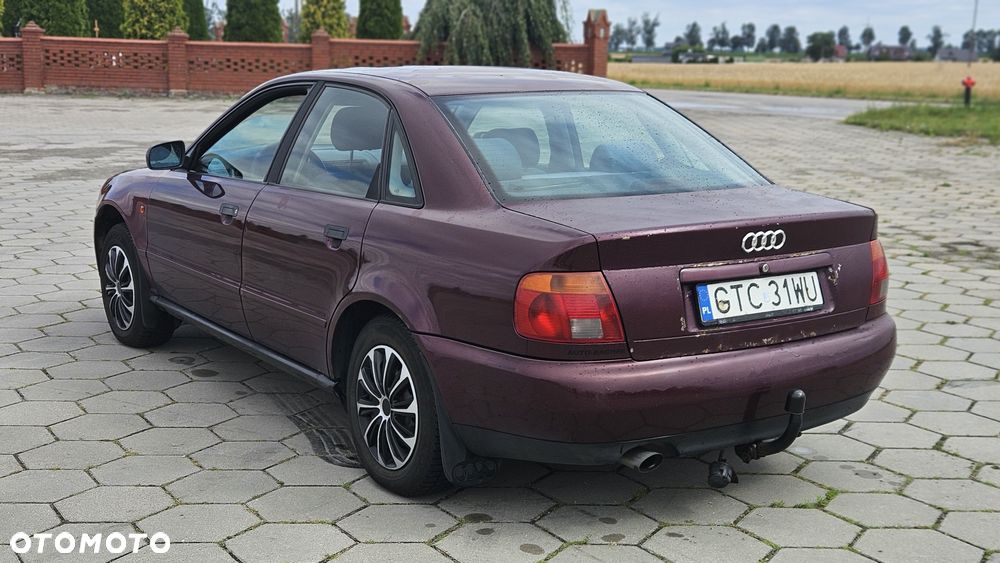 Audi A4 Limousine - 4