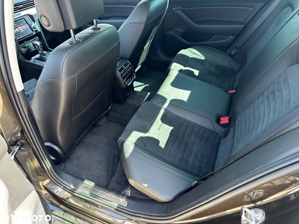 Volkswagen Passat 2.0 TDI SCR 4Mot DSG Highline - 9