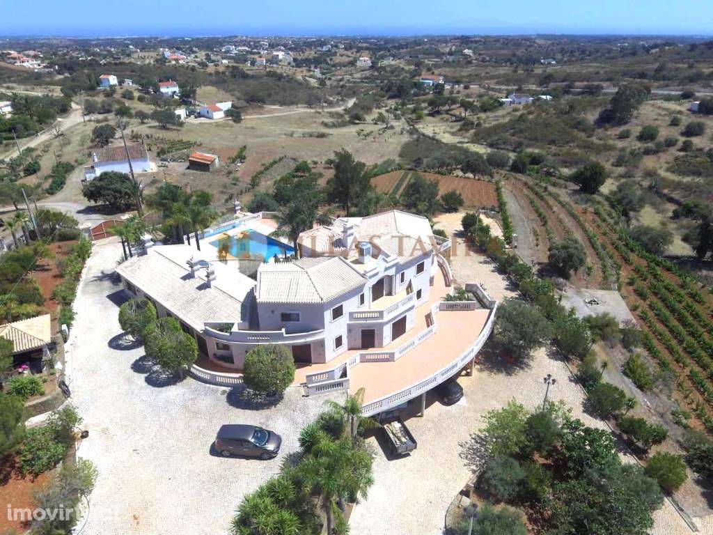 Moradia T4+2 de Luxo na Serra Algarvia com Vista para o Mar e Piscina - Grande imagem: 4/54