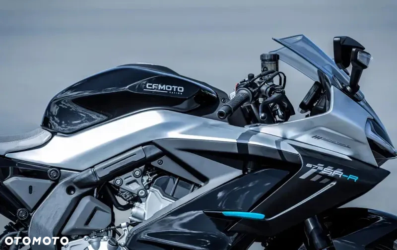 CFMoto SR - 8
